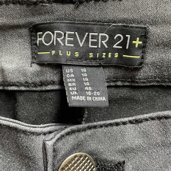 Women’s Forever 21 Plus Size Jeans - Picture 1 of 5